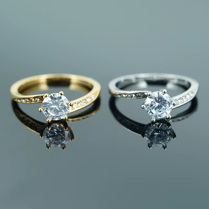 18k Gold Solitaire Wedding Ring with Eternal Crystals