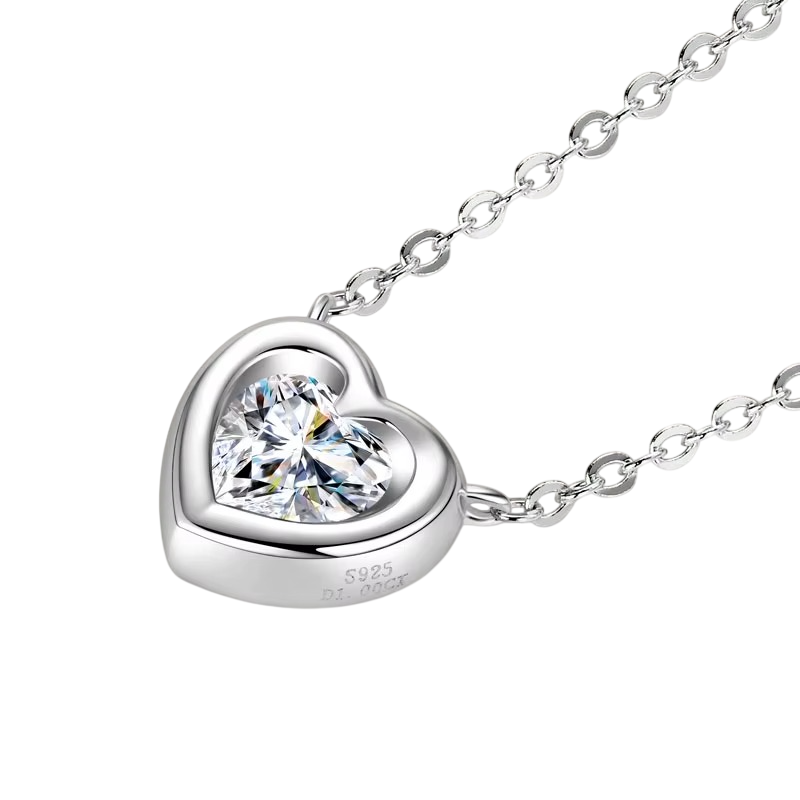 Collar de corazón con diamante moissanita de 1 ct, chapado en oro sobre plata.
